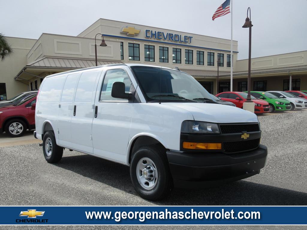 2026 Chevrolet Express 2500 Work Van HD's photo
