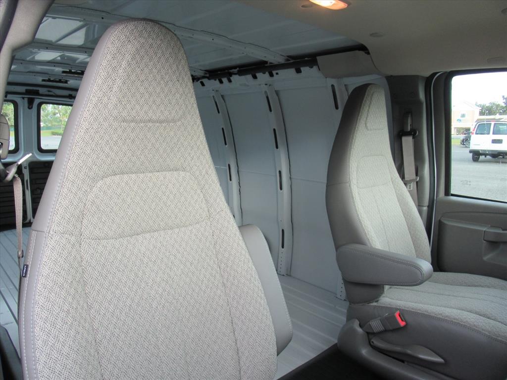 2025 Chevrolet Express Cargo Work Van - Photo 8