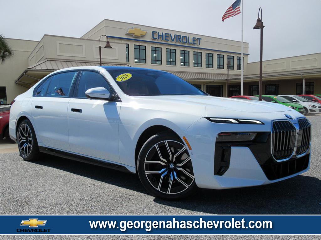 2025 BMW 7 Series 740i xDrive Sedan's photo