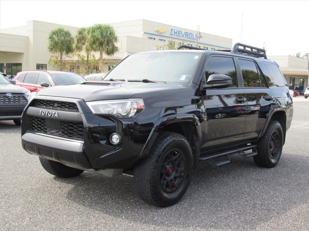 2020 Toyota 4Runner SR5 photo 3
