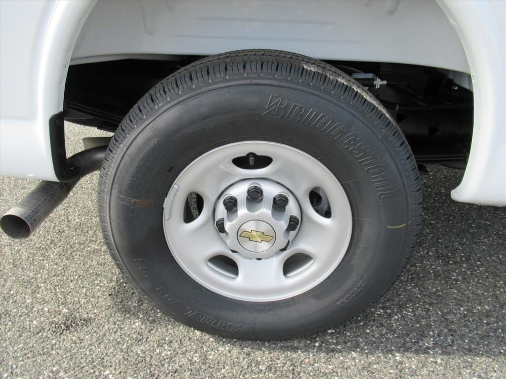 2026 Chevrolet Express Cargo Work Van - Photo 9