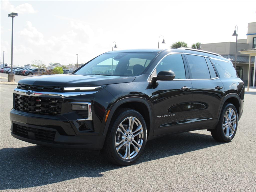 2025 Chevrolet Traverse photo 3