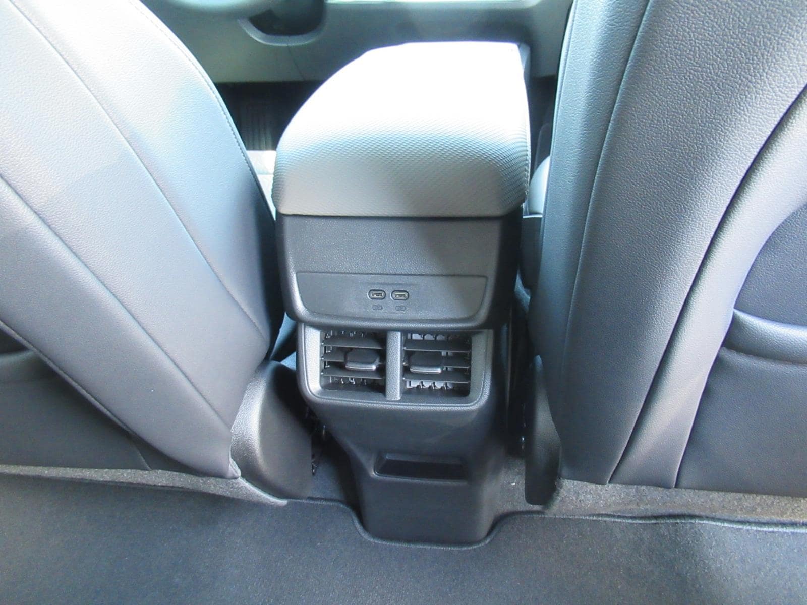 2027 Chevrolet Equinox LT - Photo 33