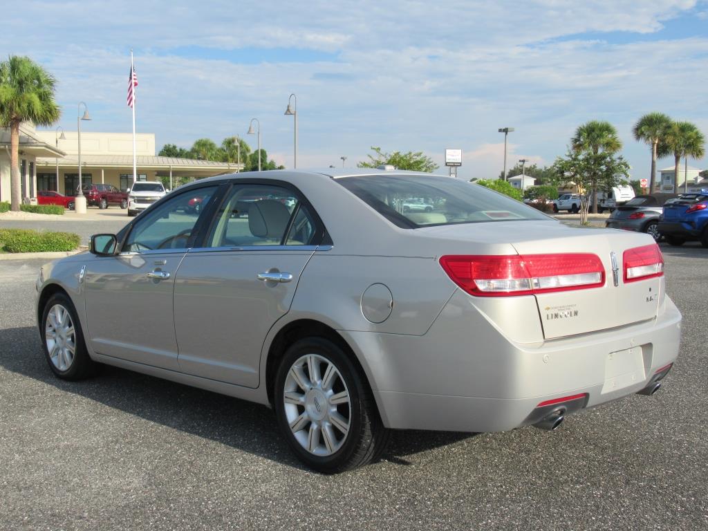 2010 Lincoln MKZ Base photo 4
