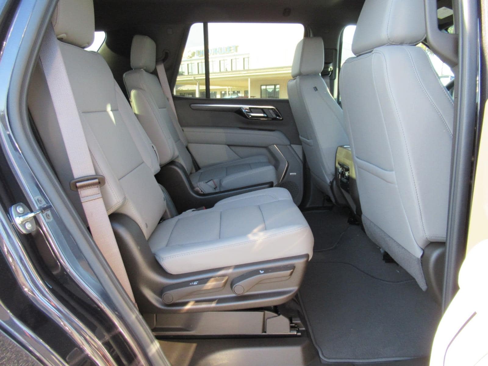 2026 Chevrolet Tahoe LT - Photo 31