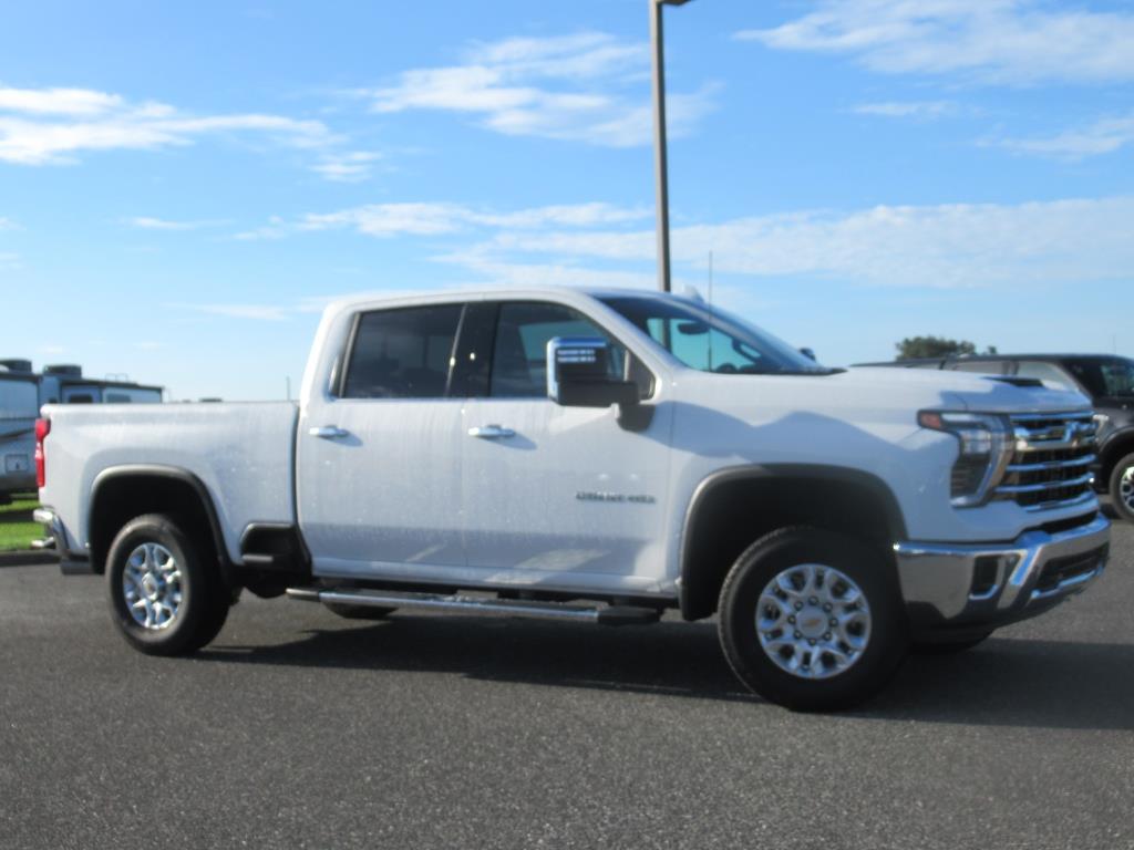 2024 Chevrolet Silverado 2500HD LTZ photo 2