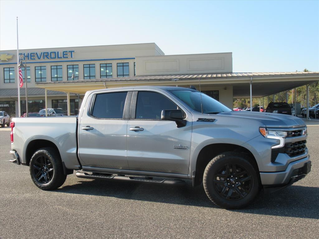 2023 Chevrolet Silverado 1500 RST photo 2
