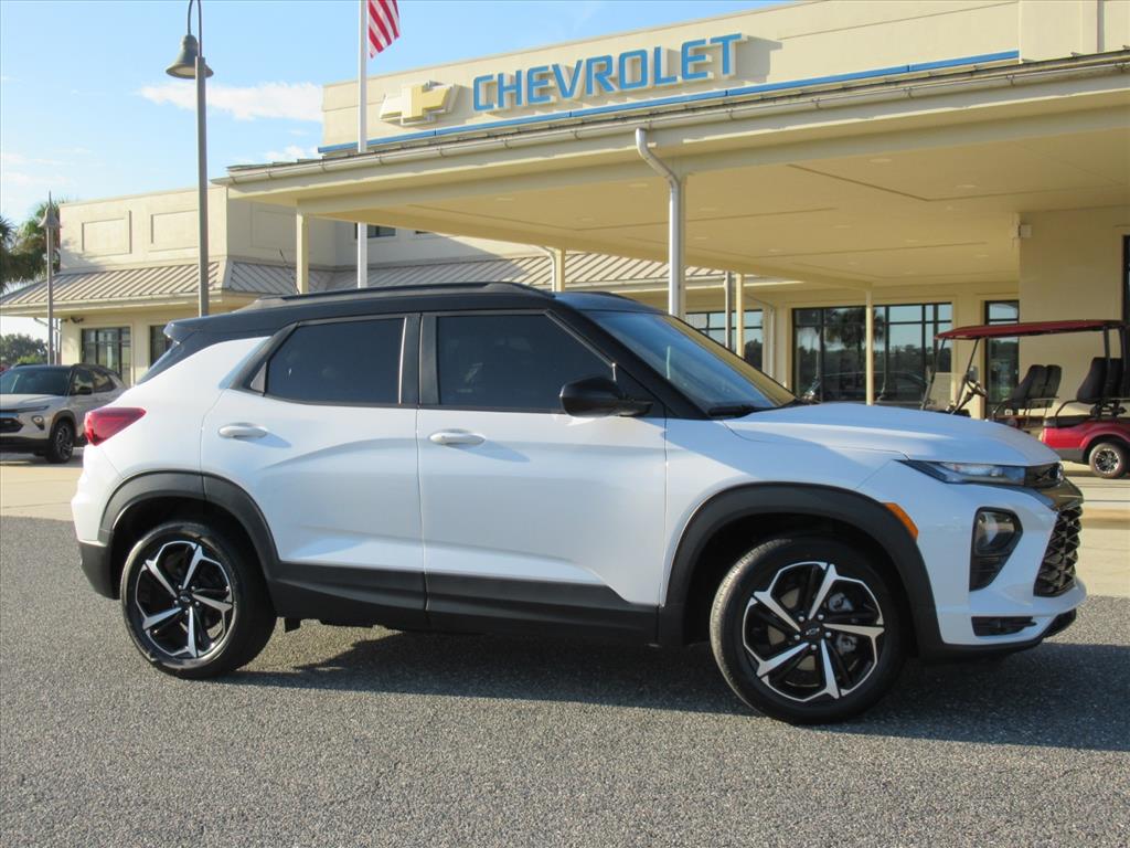 2022 Chevrolet Trailblazer RS photo 2