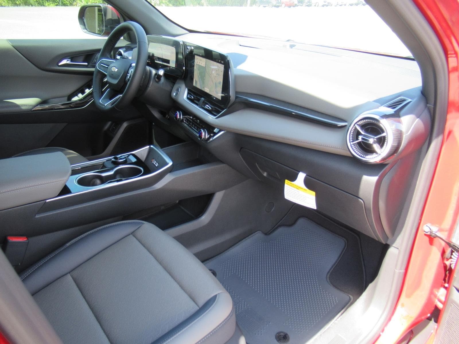 2027 Chevrolet Equinox LT - Photo 12