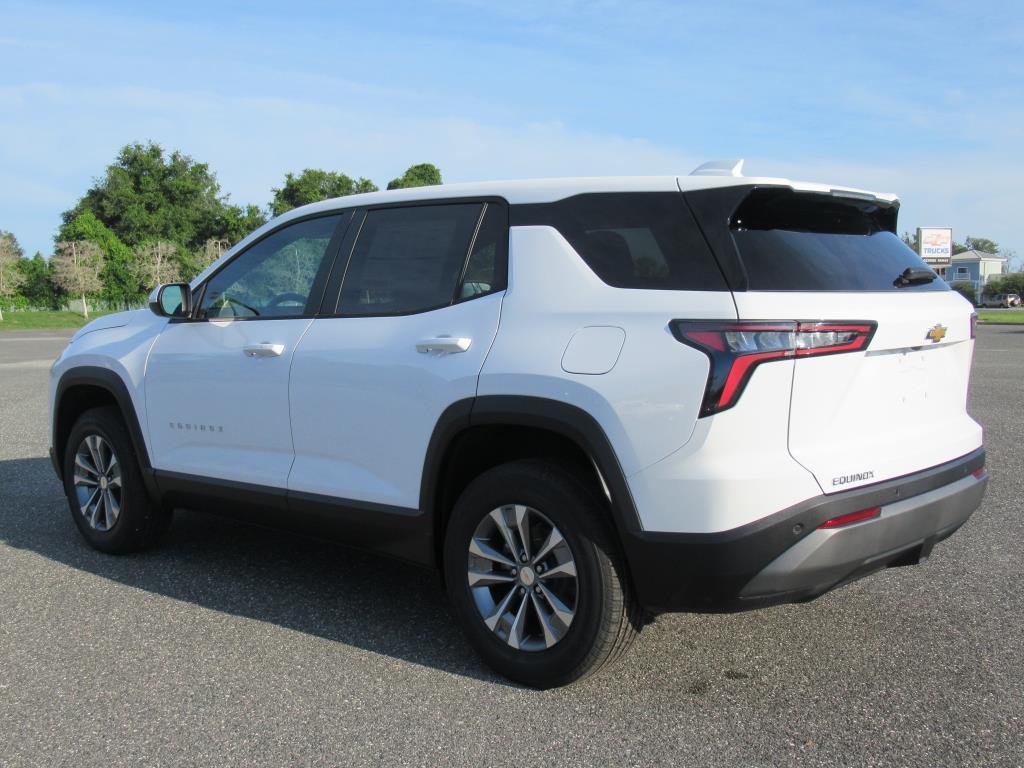 2026 Chevrolet Equinox LT photo 3