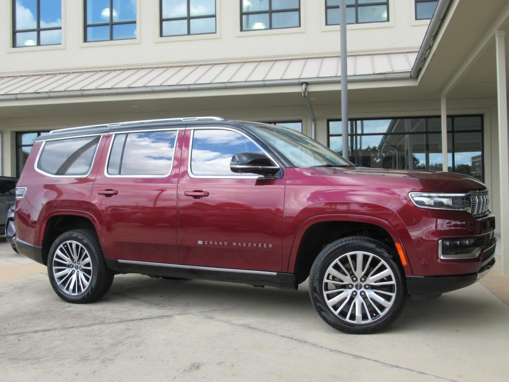 2023 Jeep Grand Wagoneer III photo 2