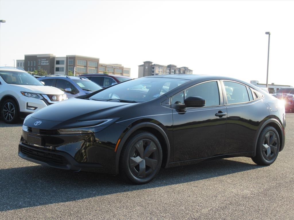2023 Toyota Prius photo 2