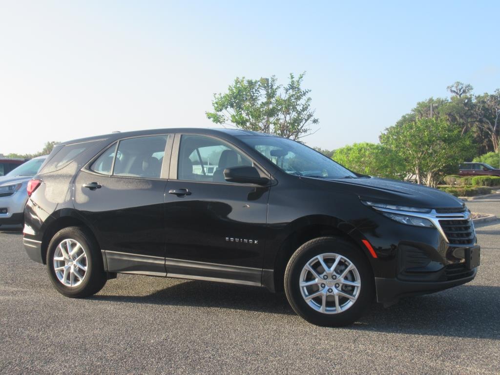 Used 2022 Chevrolet Equinox LS with VIN 2GNAXSEV4N6123287 for sale in Wildwood, FL