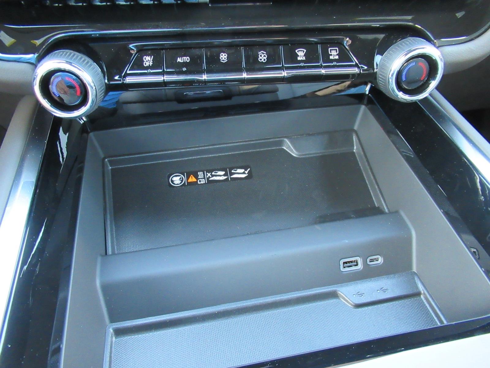 2026 Chevrolet Tahoe LT - Photo 27