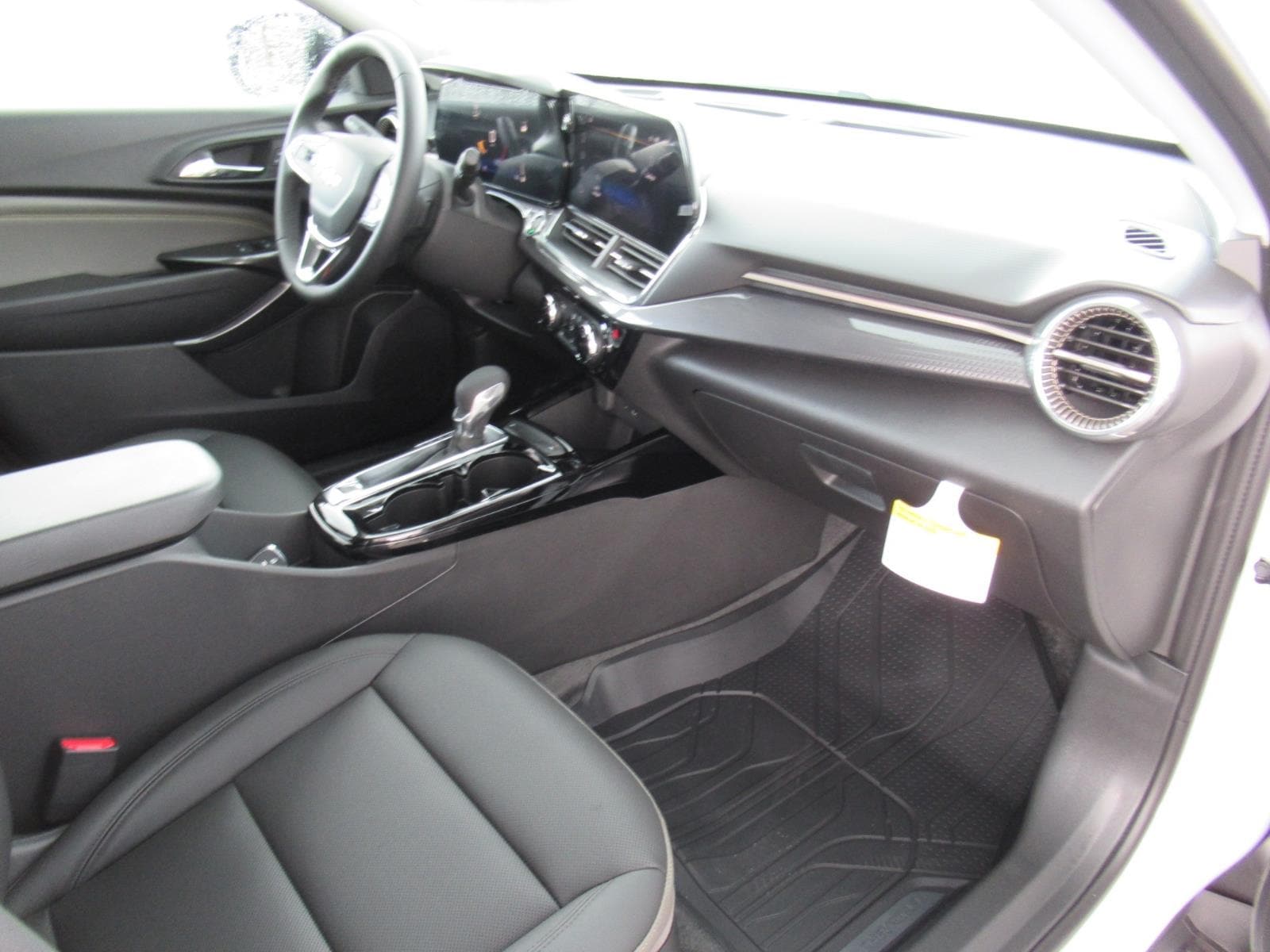 2026 Chevrolet Trax Activ - Photo 12