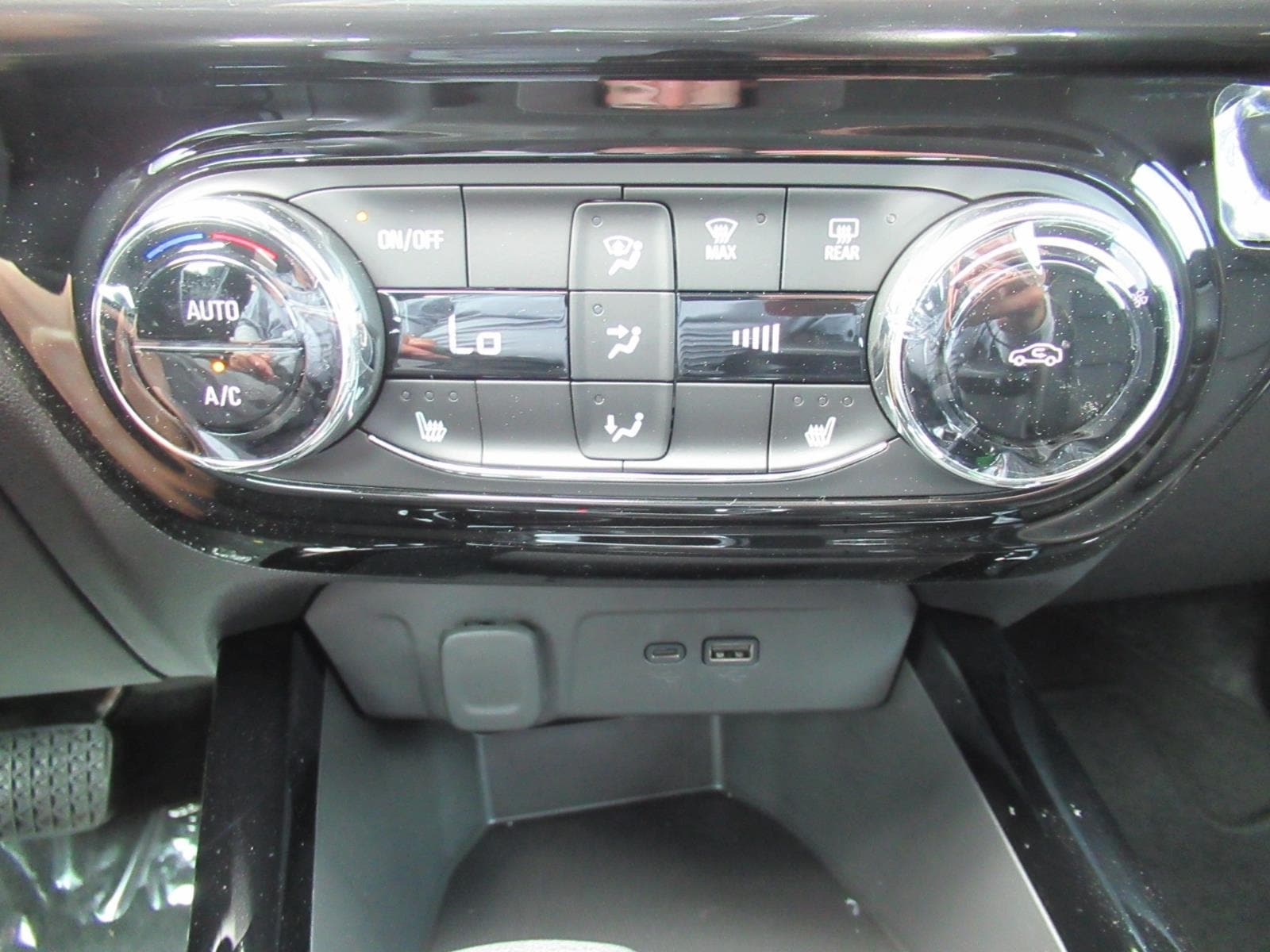2026 Chevrolet Trax Activ - Photo 28
