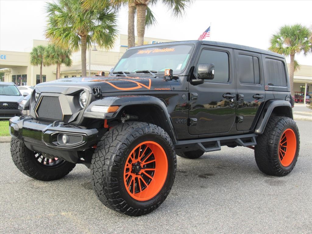 2023 Jeep Wrangler Sahara photo 3
