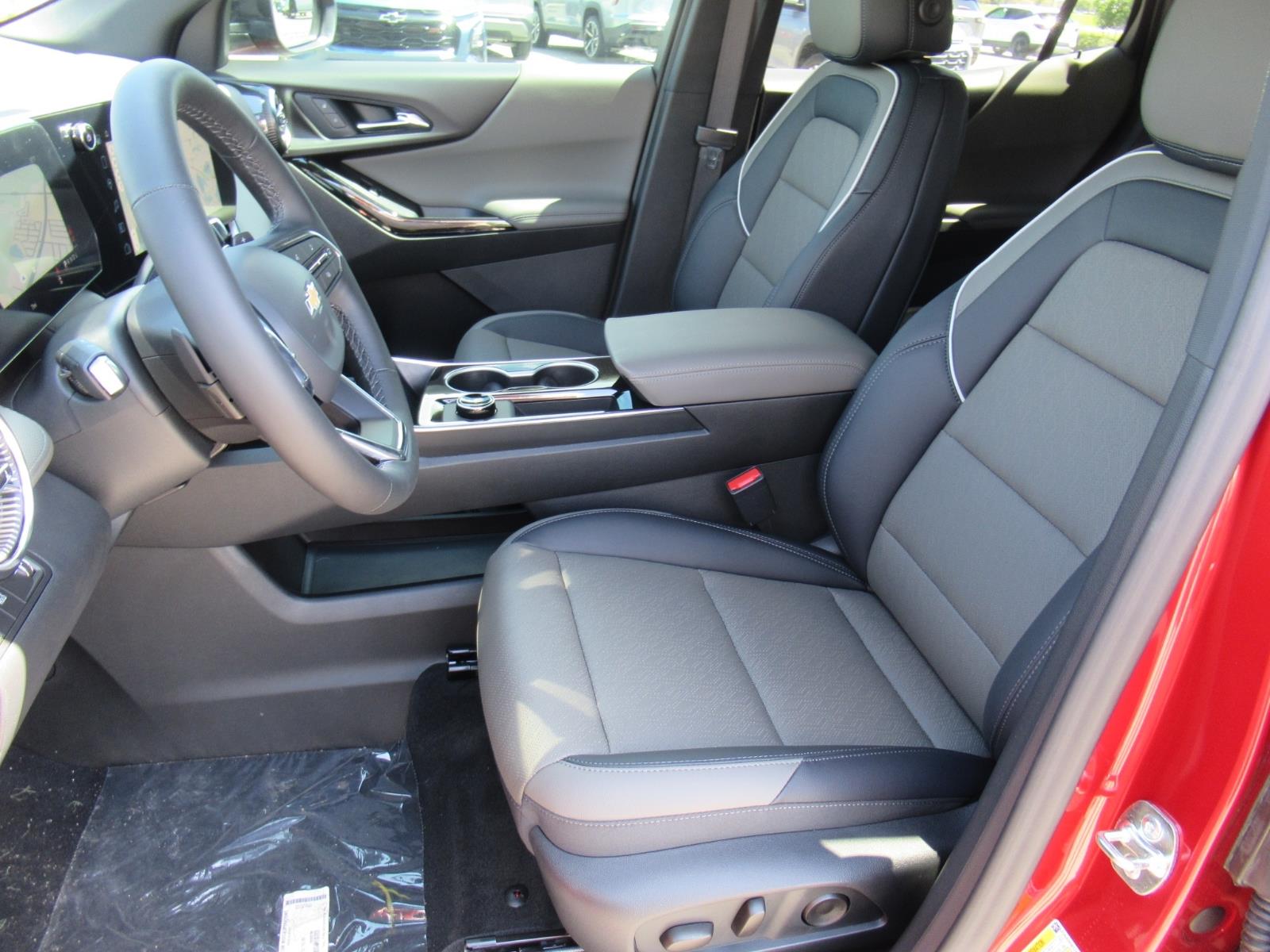 2027 Chevrolet Equinox LT - Photo 17