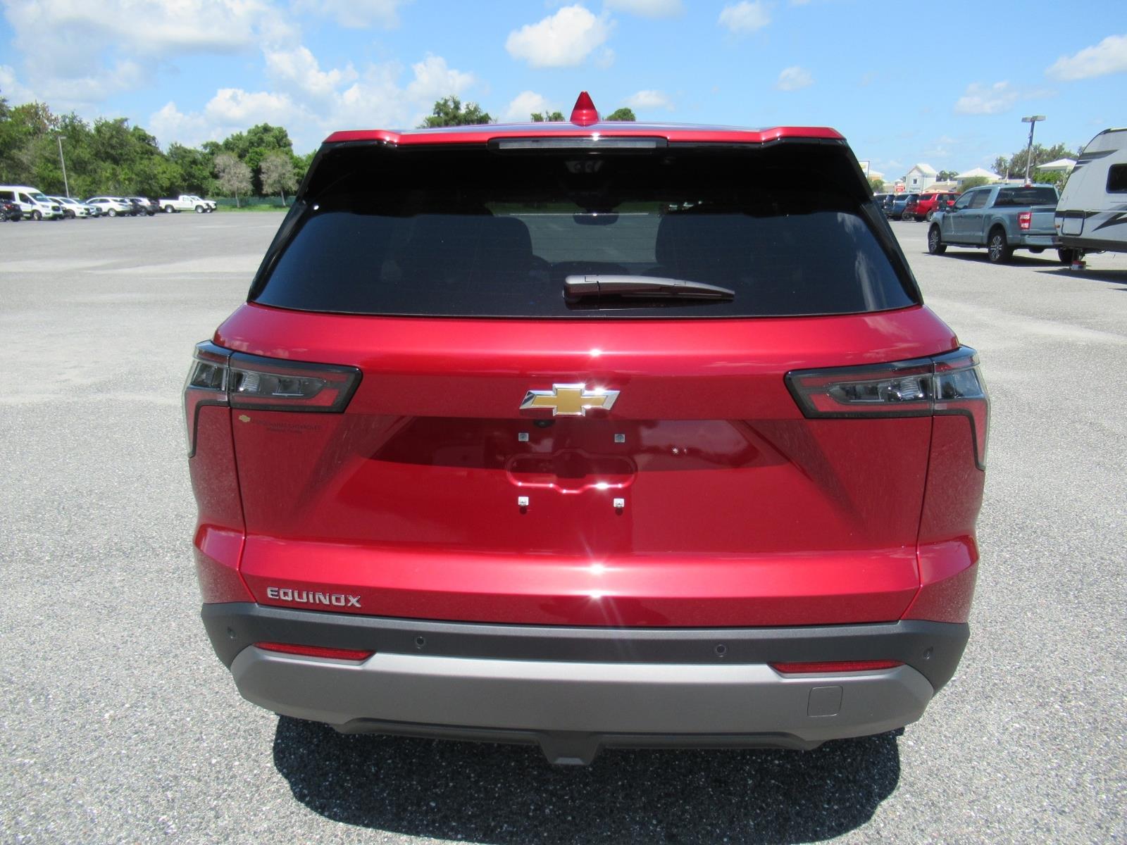 2027 Chevrolet Equinox LT - Photo 7