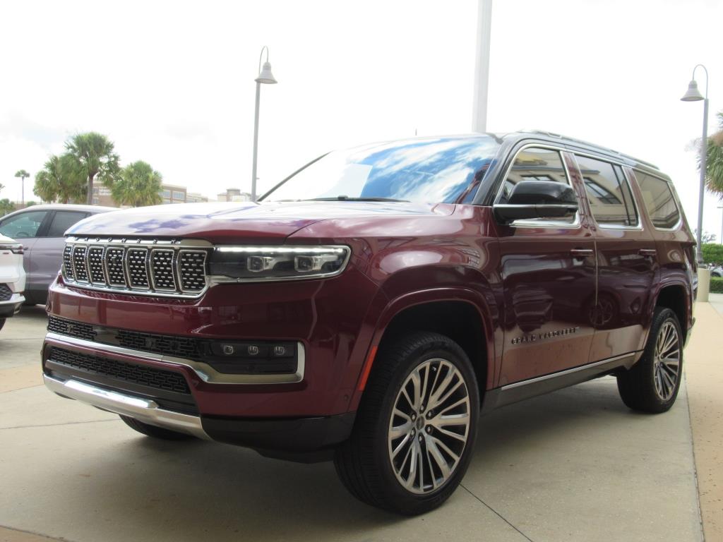 2023 Jeep Grand Wagoneer III photo 3