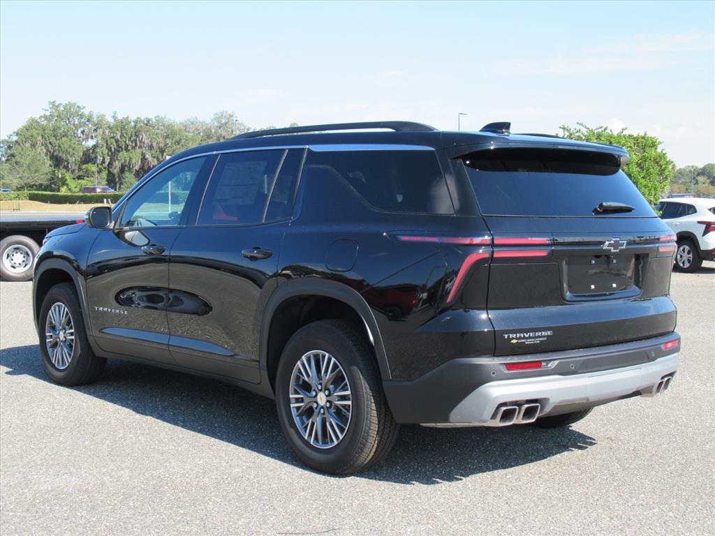 2025 Chevrolet Traverse photo 4
