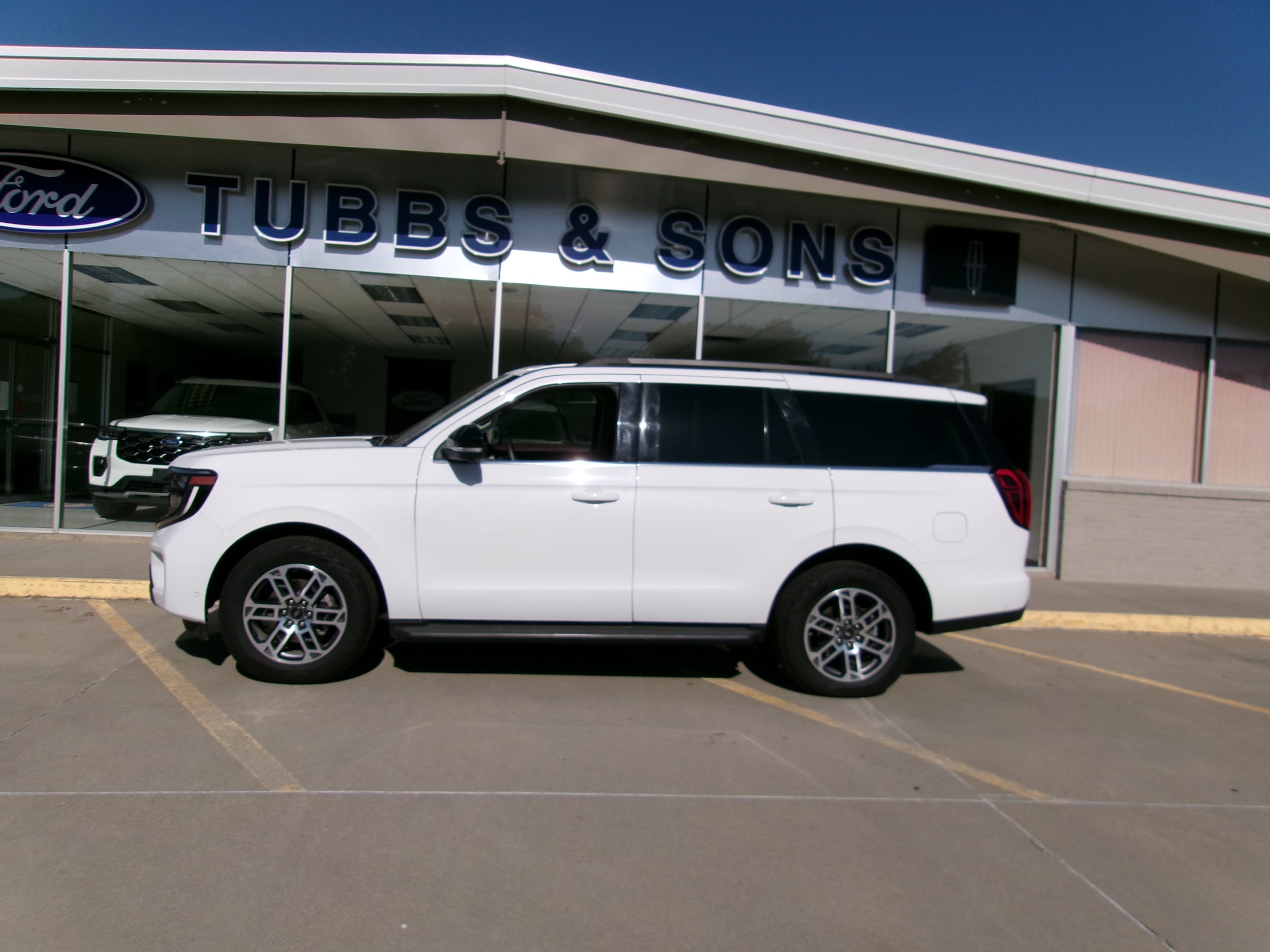 2025 Ford Expedition's photo