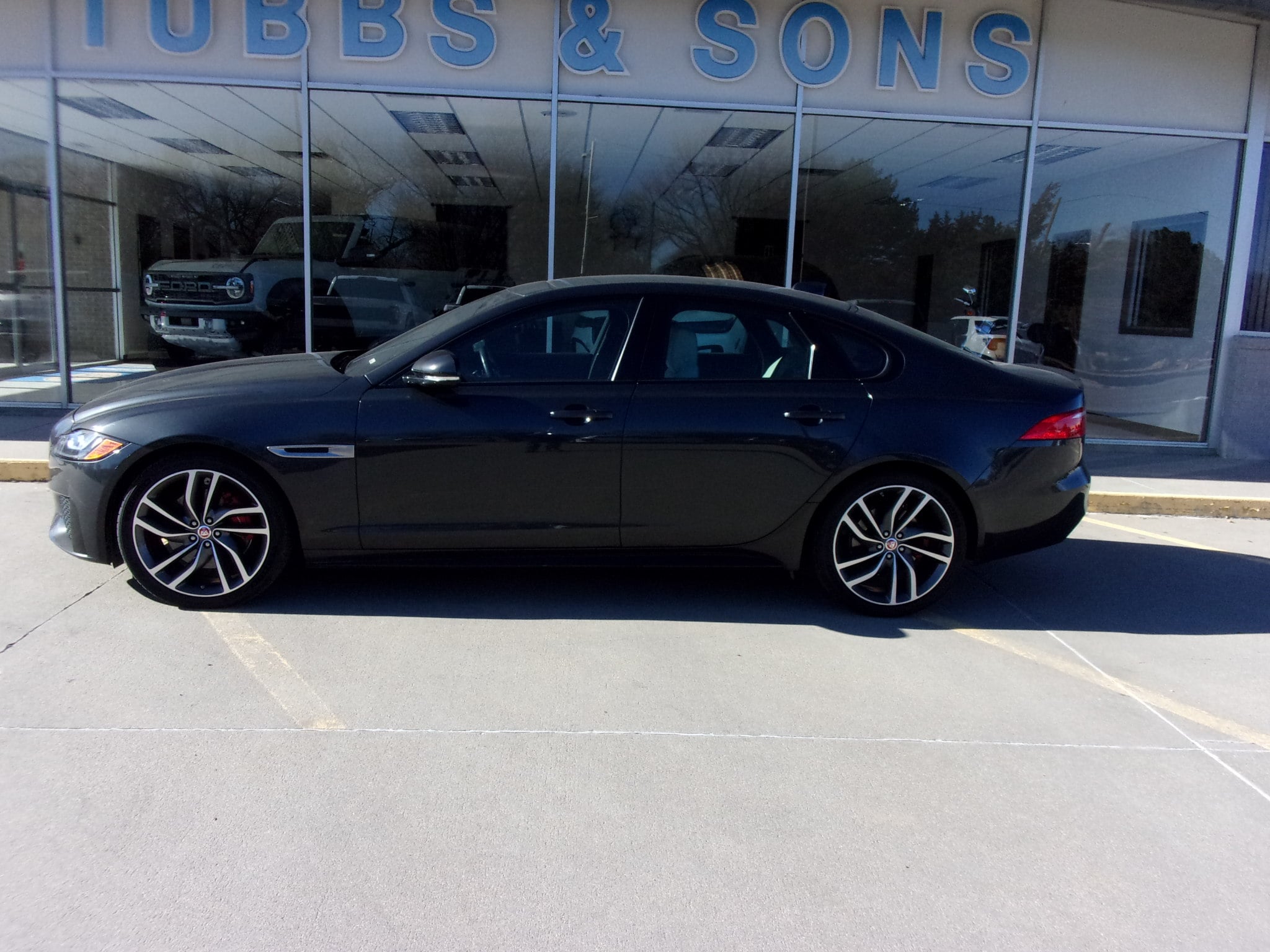2017 Jaguar XF