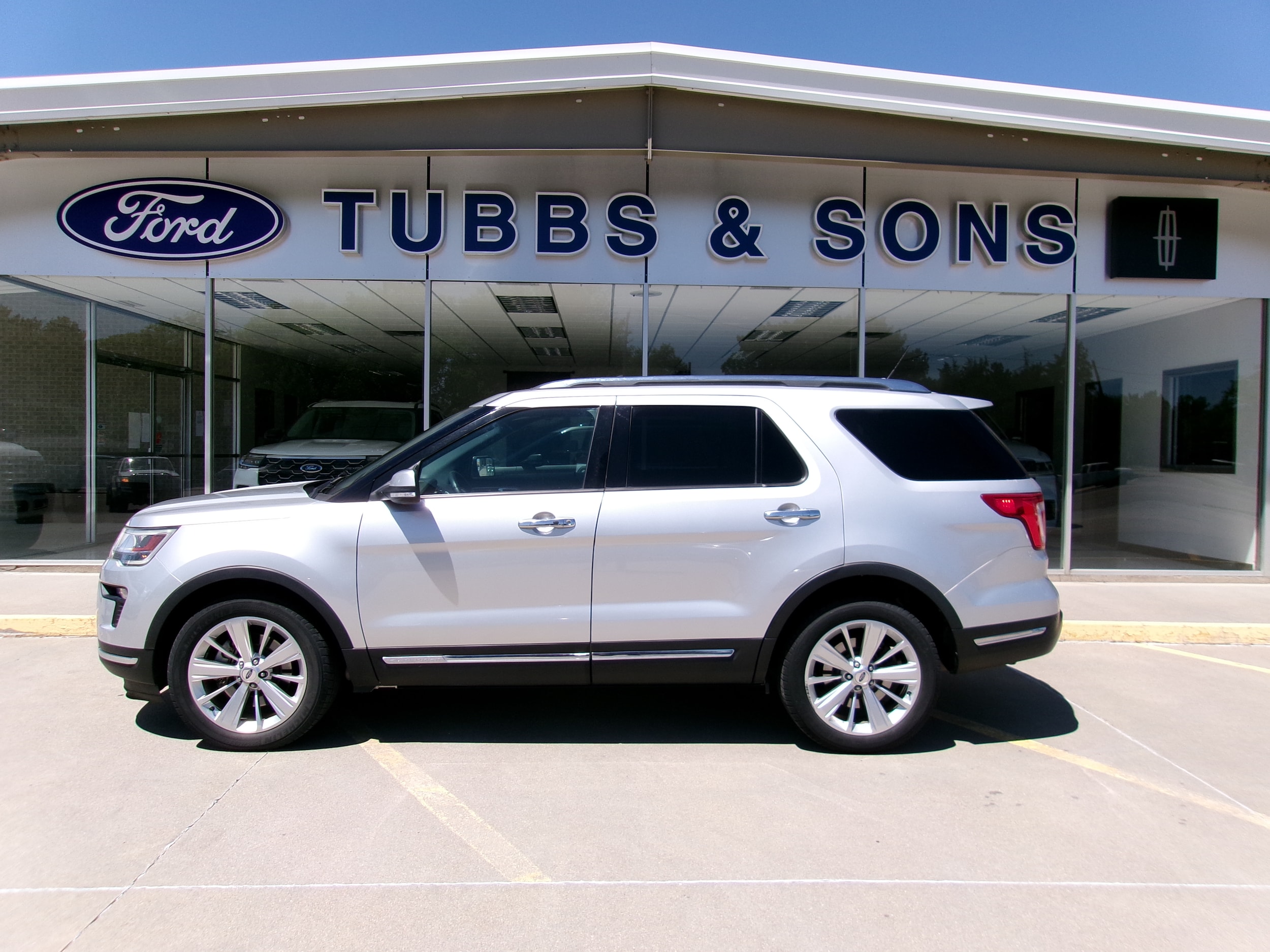 2019 Ford Explorer Limited 4WD's photo