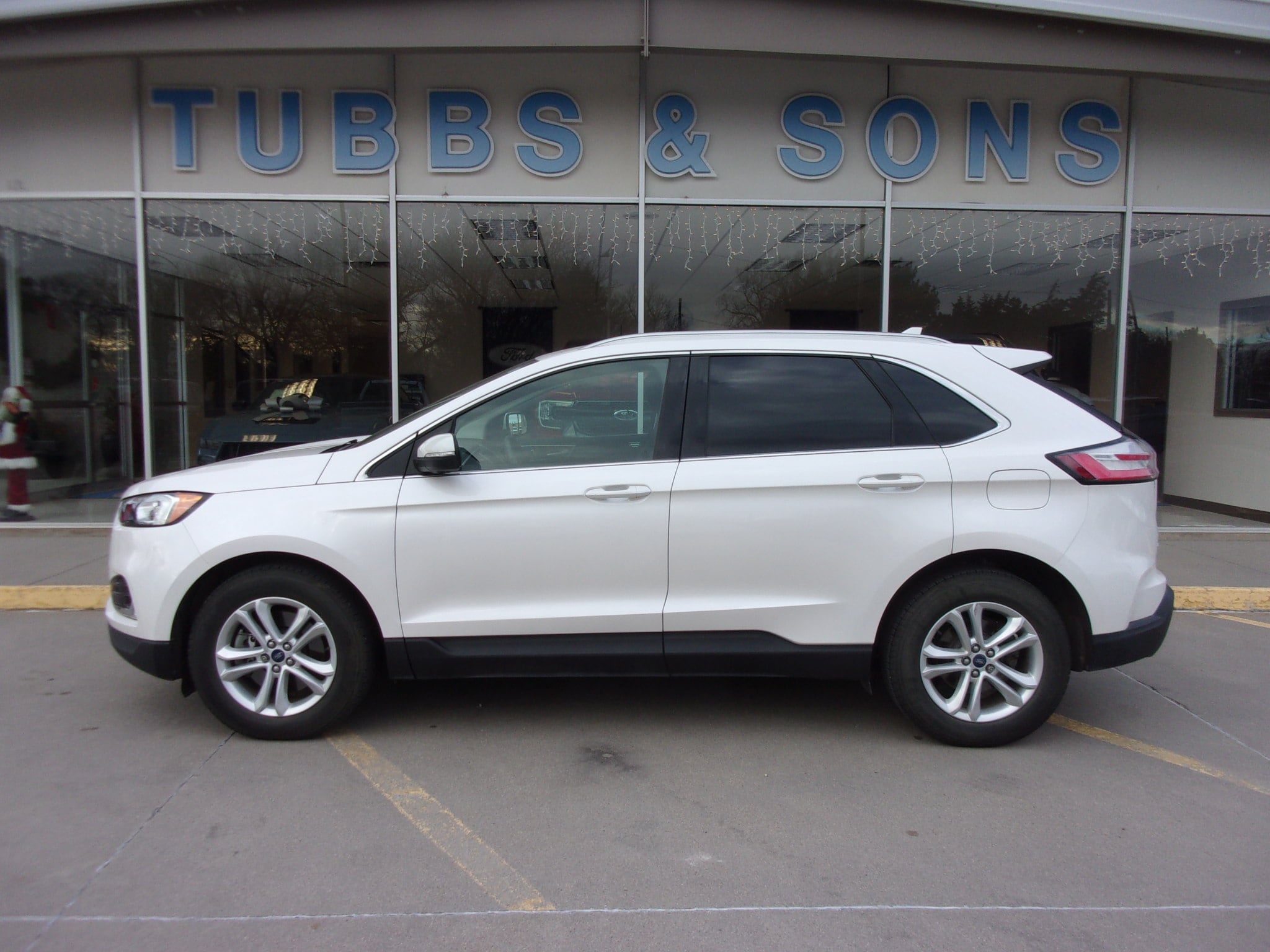 2019 Ford Edge SEL's photo