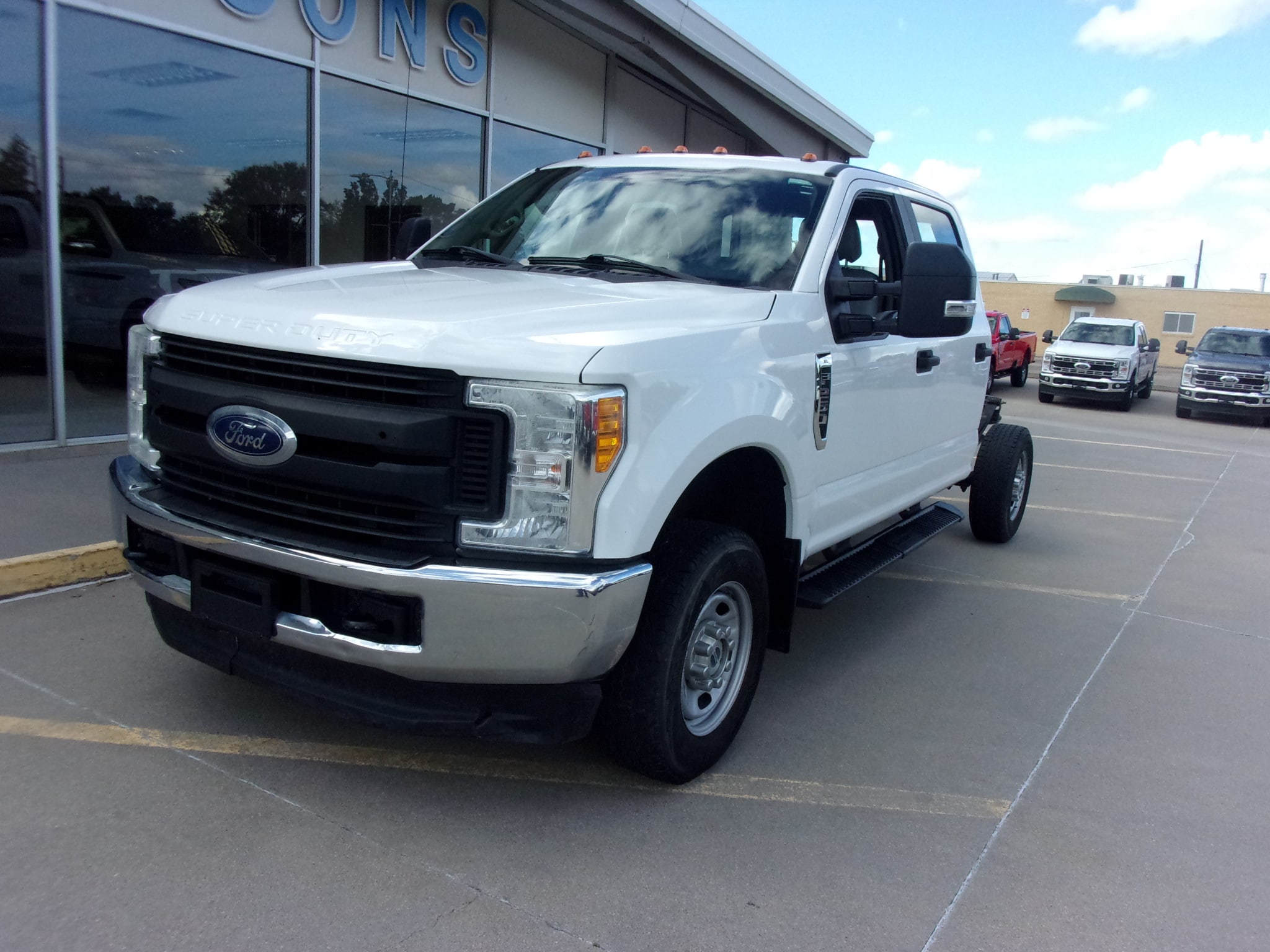 Used 2017 Ford F-250 Super Duty XL with VIN 1FT7W2B69HEF22196 for sale in Colby, KS