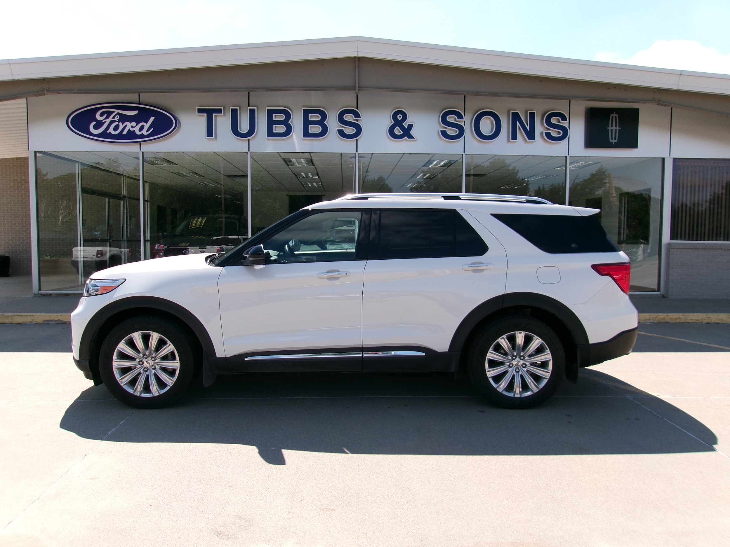 Star White Metallic Tri-Coat 2020 Ford Explorer SUV / Crossover All-Wheel Drive Automatic