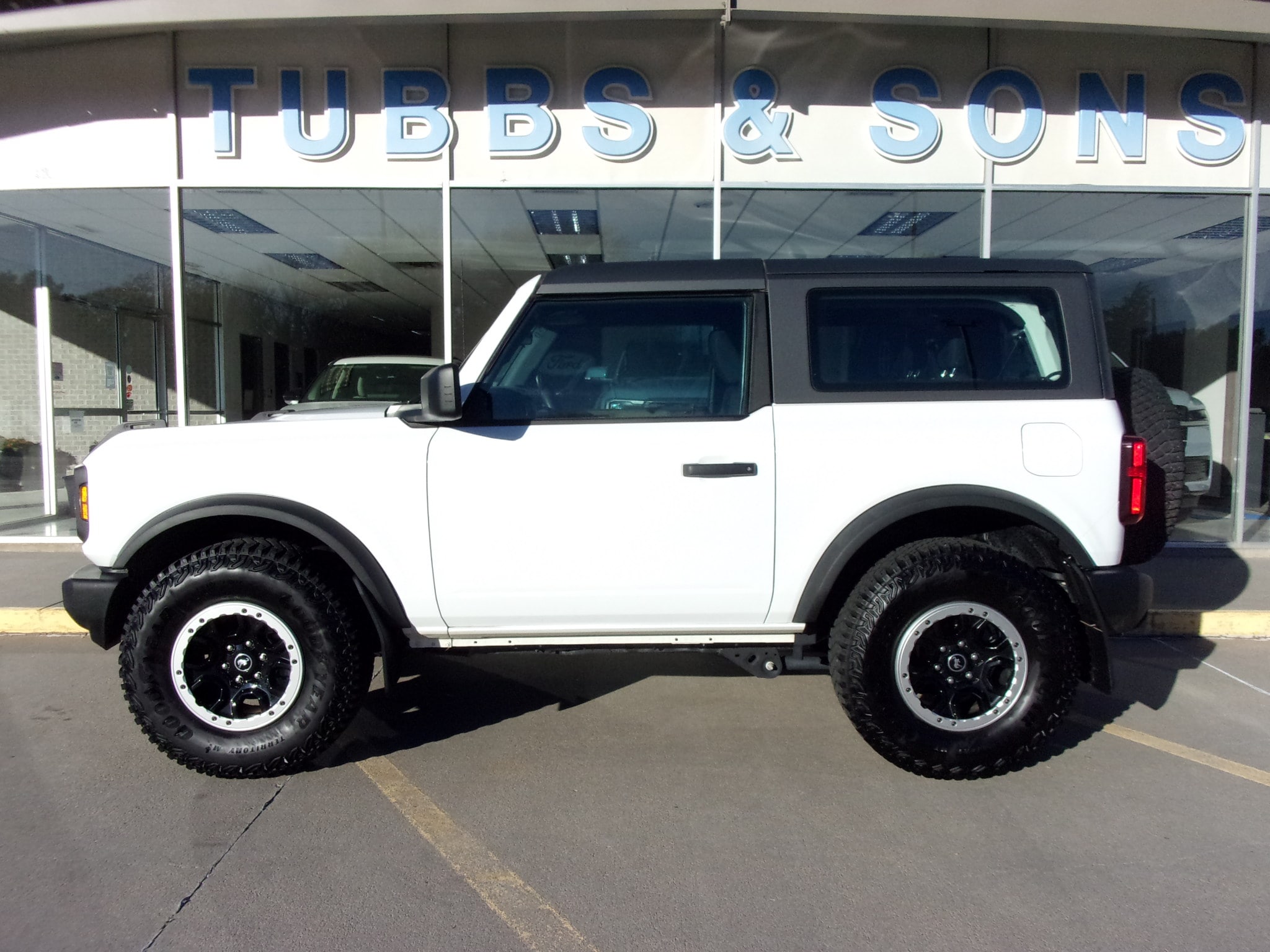 2022 Ford Bronco 2-Door Base