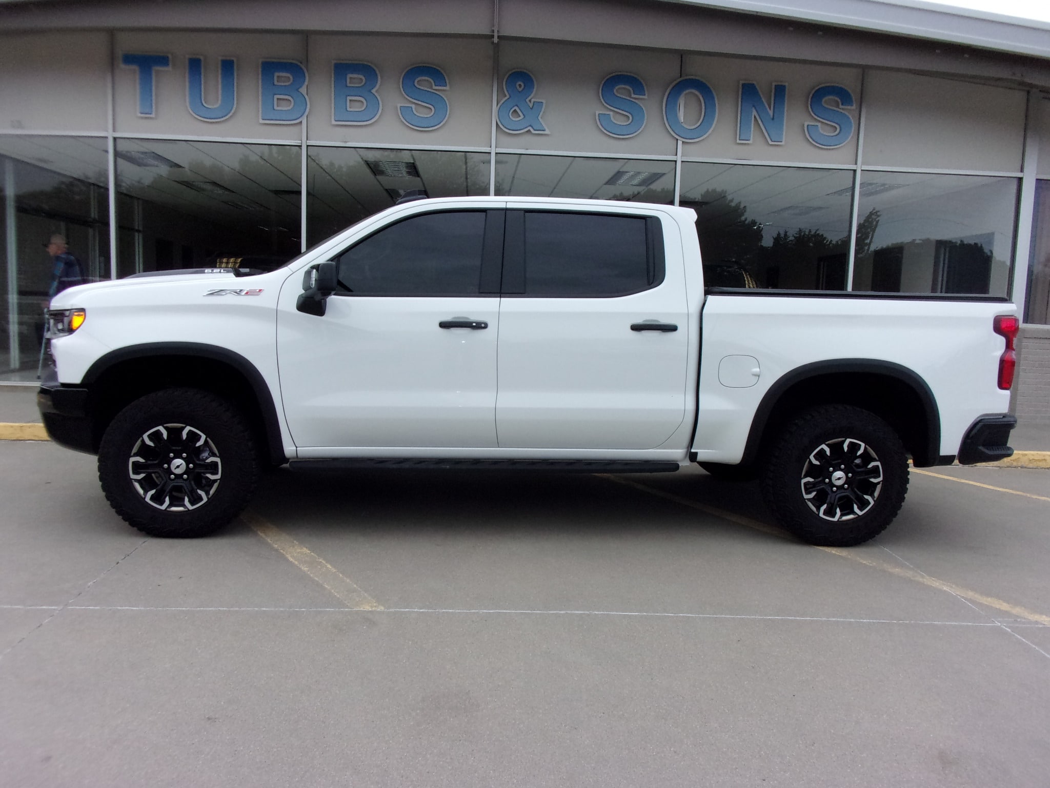 2025 Chevrolet Silverado 1500 ZR2's photo