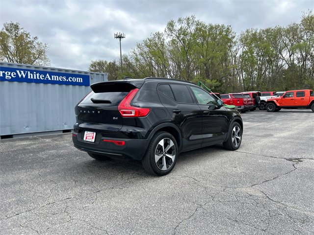 2023 Volvo XC40 Ultimate photo 4