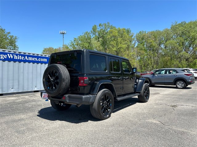 2023 Jeep Wrangler 4xe Sahara photo 4