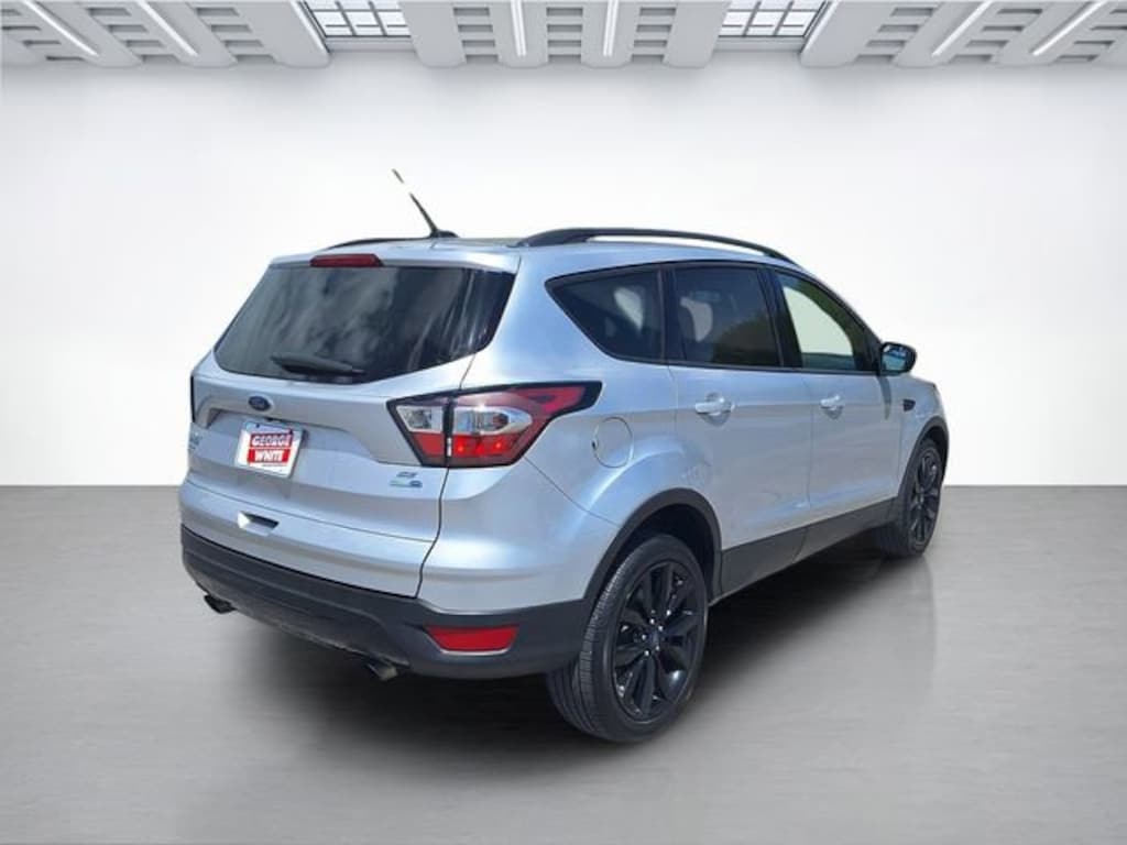 Used 2017 Ford Escape SE