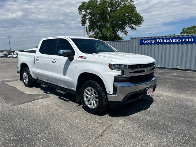 Used 2021 Chevrolet Silverado 1500 LT with VIN 1GCUYDET6MZ131083 for sale in Ames, IA