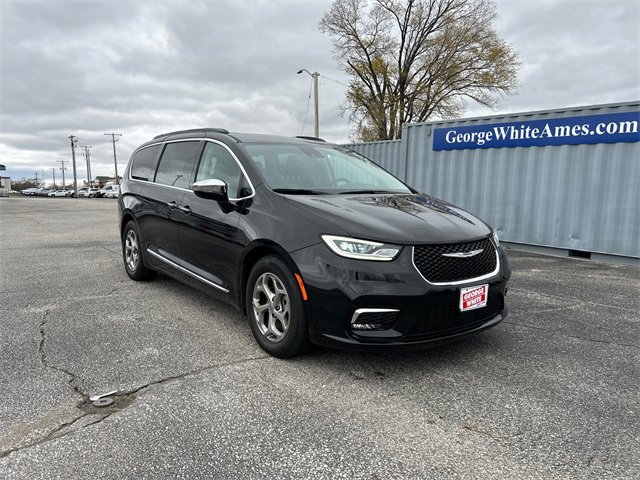 Used 2023 Chrysler Pacifica Limited with VIN 2C4RC1GG6PR516841 for sale in Ames, IA