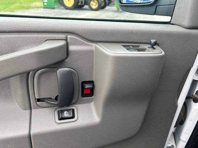 2023 GMC Savana Cargo Work Van - Photo 16
