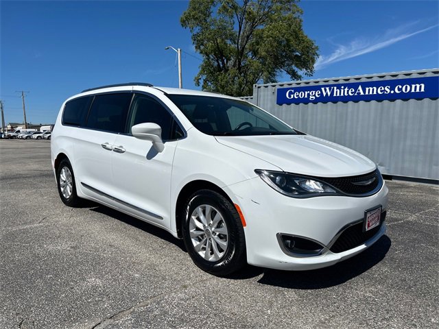 Used 2018 Chrysler Pacifica Touring L with VIN 2C4RC1BG9JR113662 for sale in Ames, IA