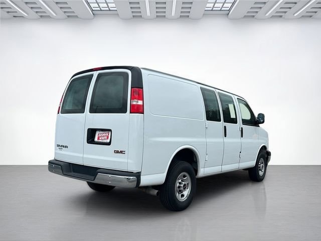 2023 GMC Savana Cargo Work Van - Photo 4