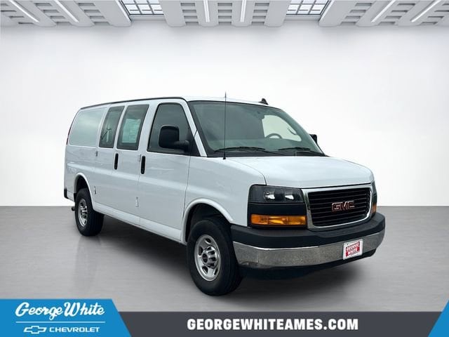 2023 GMC Savana 2500's photo