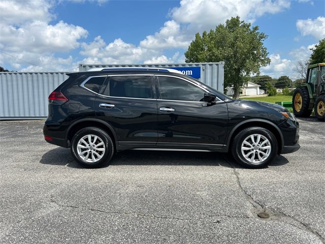 2020 Nissan Rogue SV photo 2