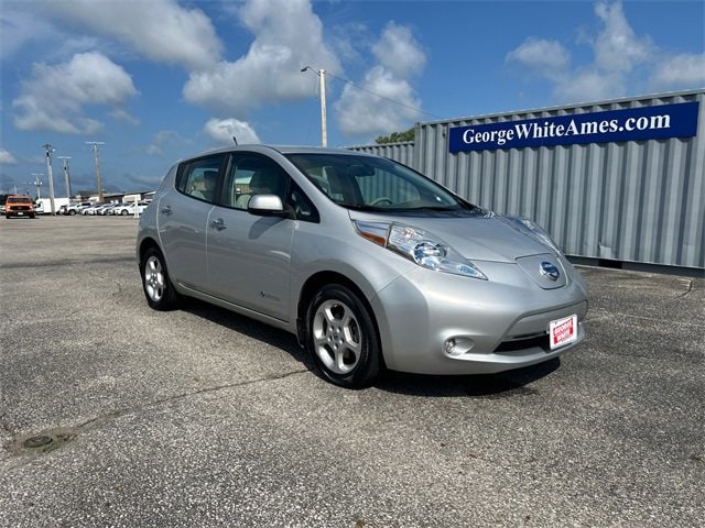 Used 2013 Nissan LEAF SV with VIN 1N4AZ0CP1DC418130 for sale in Ames, IA