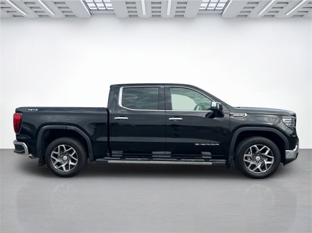Used 2022 GMC Sierra 1500 SLT Truck