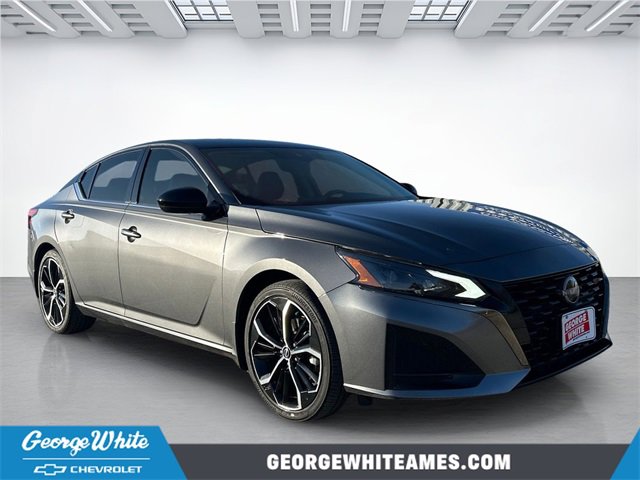 2024 Nissan Altima SR's photo