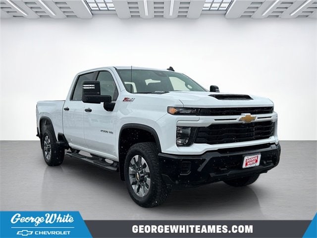 2025 Chevrolet Silverado HD Custom's photo