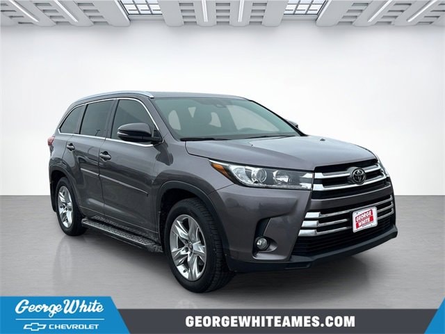2017 Toyota Highlander Limited's photo