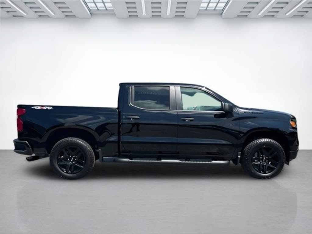 New 2025 Chevrolet Silverado 1500 Custom Truck