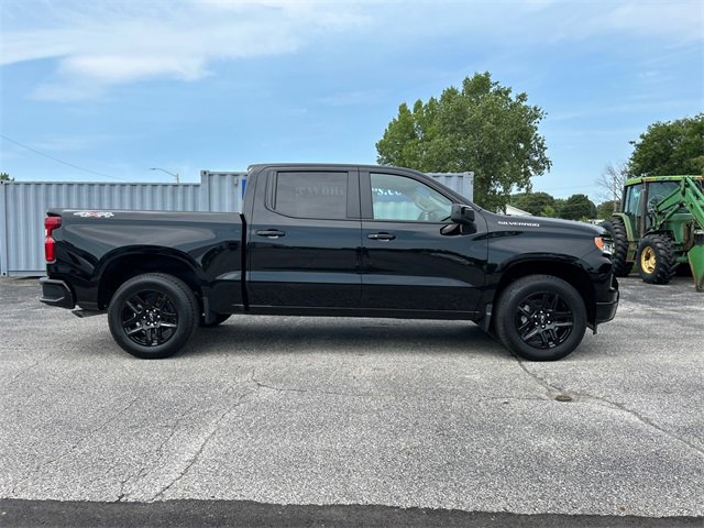 2026 Chevrolet Silverado 1500 RST photo 2